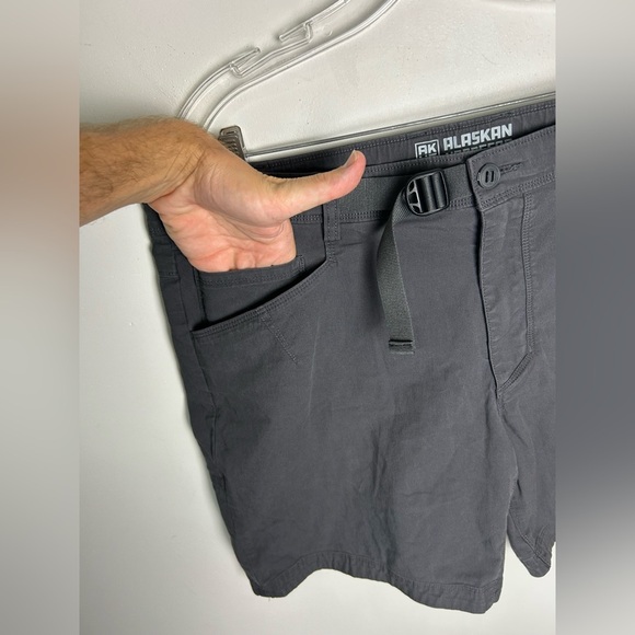 Alaskan Hardgear Duluth Trading Co Sz 40 Men's Chino Nylon Blend Hiking Shorts - Picture 6 of 16